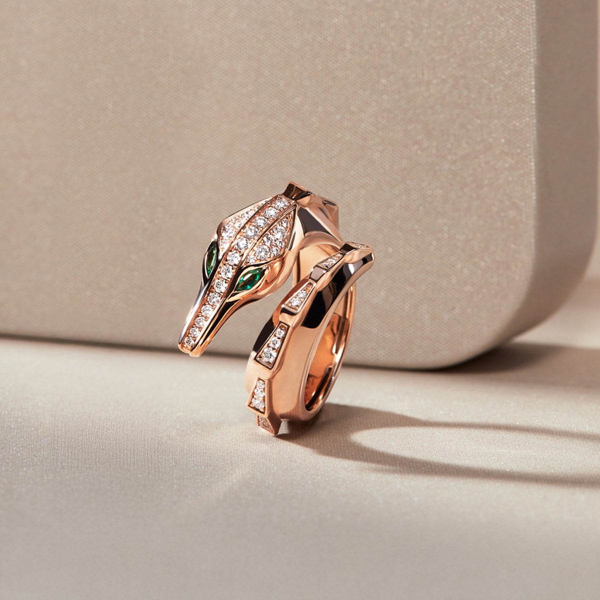 SPIKE SIGNATURE CROCO HALF PAVÉ DIAMOND RING, ROSE GOLD