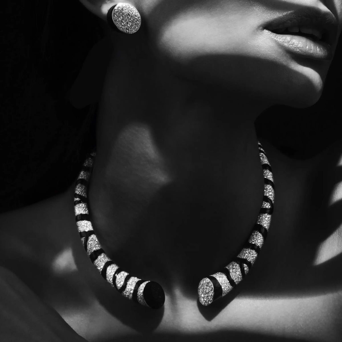 LA SAVANE FULL PAVE DIAMOND ONYX AND ENAMEL CHOKER, WHITE GOLD ORLOV