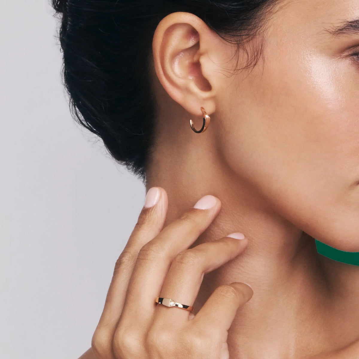 SPIKE ONE LIGHT DIAMOND SET MINI HOOPS ROSE GOLD ORLOV