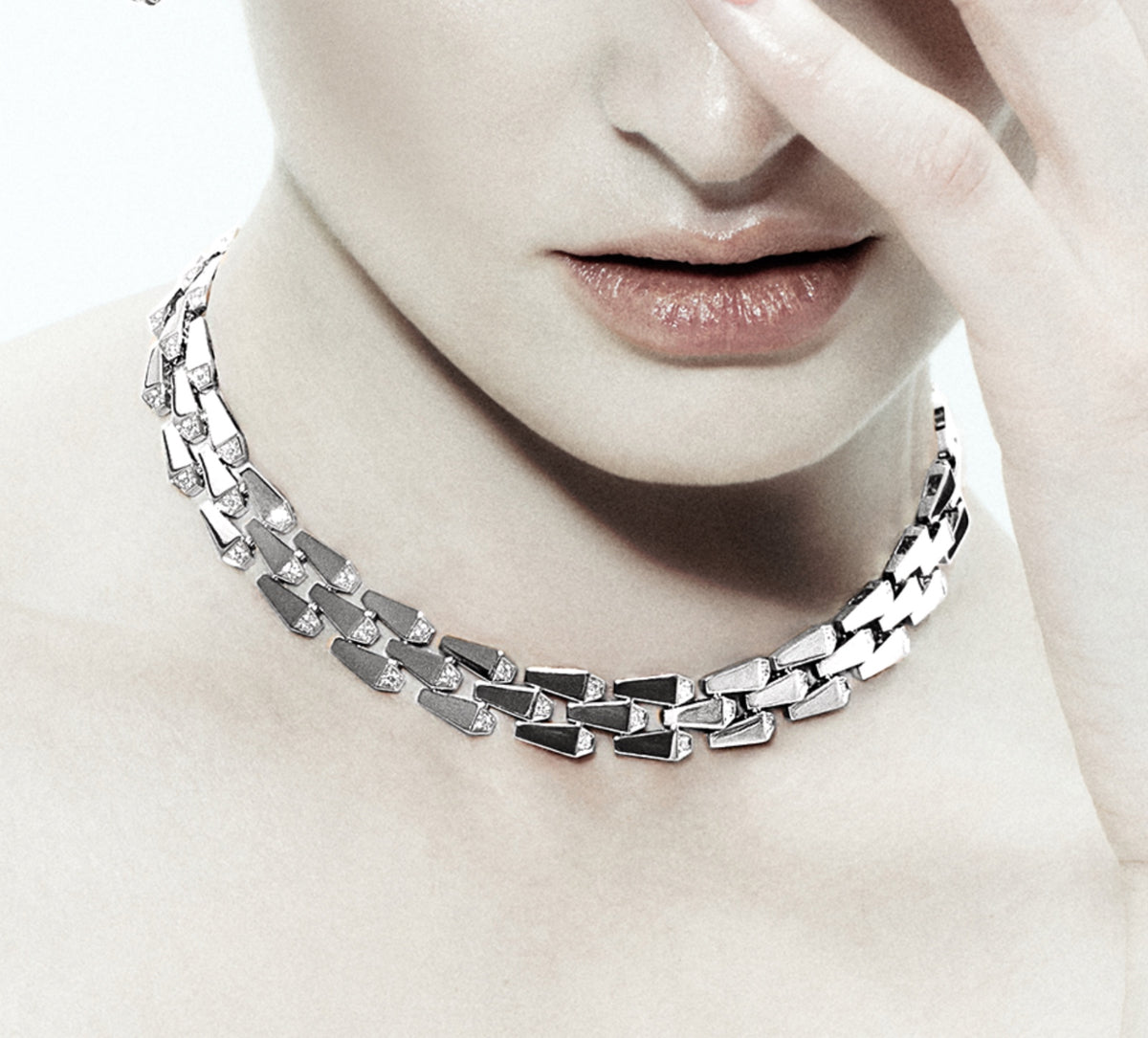 SPIKE 3 ROW LIGHT PAVÉ DIAMOND NECKLACE, WHITE GOLD